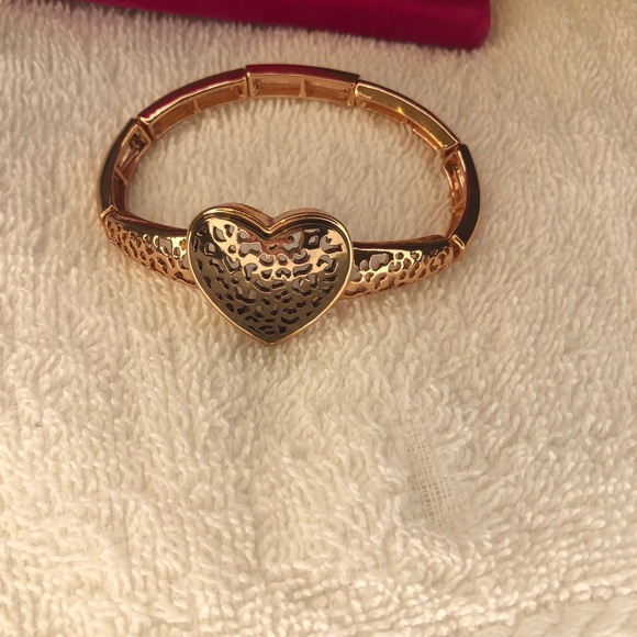 NWT. Animal Filigree Bracelet by Studio 1886 from Avon - Picture 4 of 5